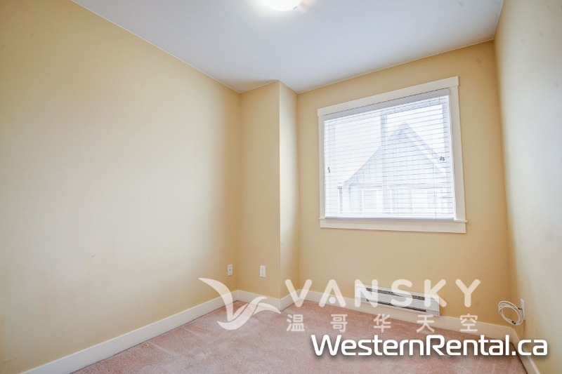 260107211054_41-7393 Turnill St Richmond-6.jpg